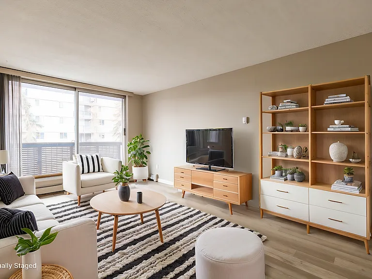 1224 14th Ave SW — Photo 3
