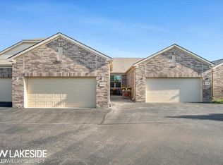 49950 Walter Ct, Shelby Township, MI 48317