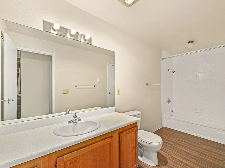 Starboard Apartments — Photo 58