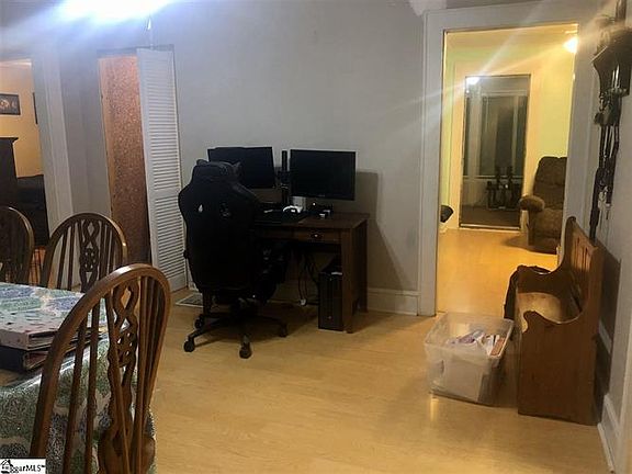 3rd image of 11 Hammond Rd