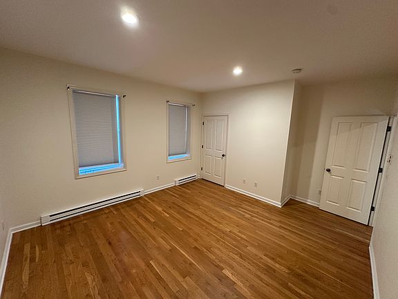 4th image of 14 Railroad St #8