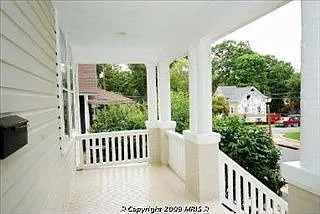 405 N Edgewood St photo 1