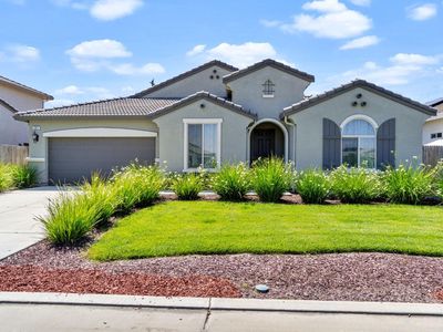281 Emperor Way, Dinuba, CA, 93618