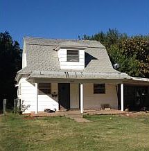 1st image of 409 W 1st St