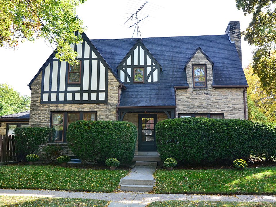1st image of 205 E Lancaster Ave