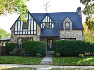 205 E Lancaster Ave, Whitefish Bay, WI 53217