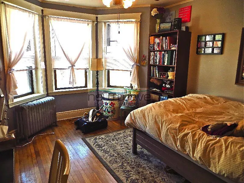 3 bed, 800 sqft, $4,200 — Photo 4