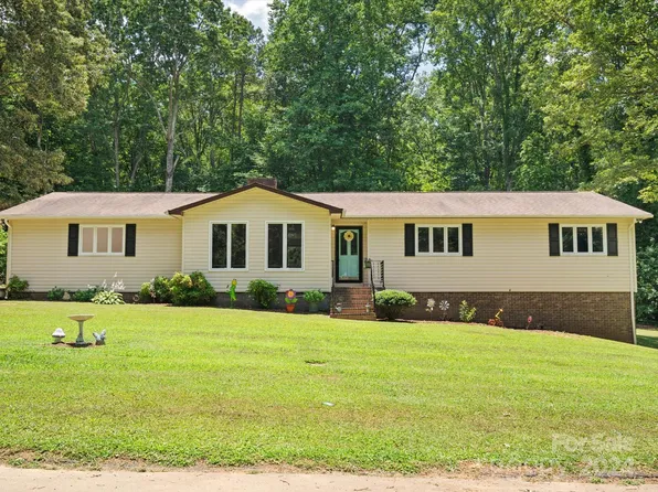 205 Todd Dr, Bessemer City, NC 28016