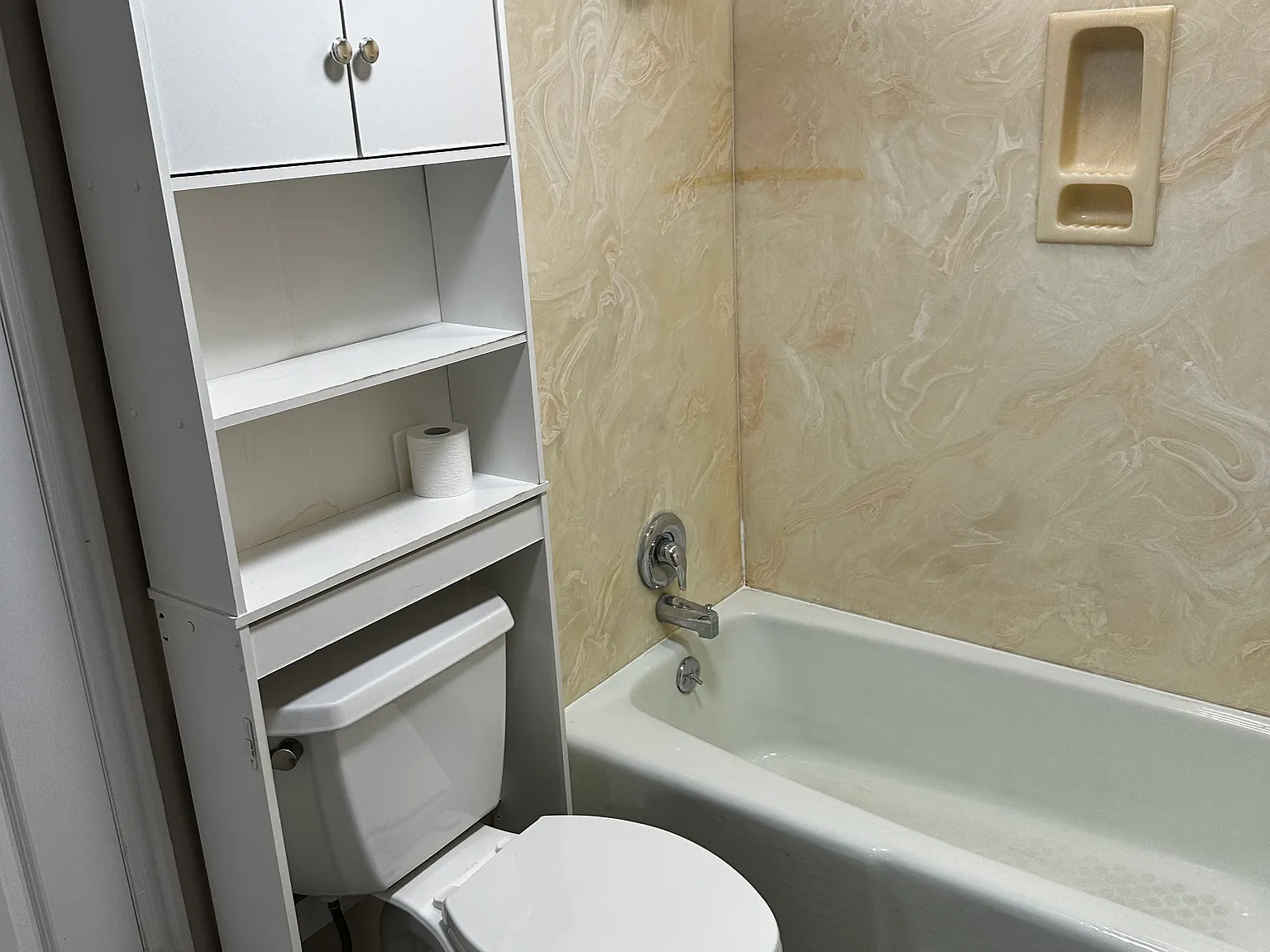 2 bed, 1050 sqft, $1,300 — Photo 4