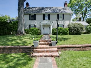 1 Monfort Rd, Port Washington, NY 11050