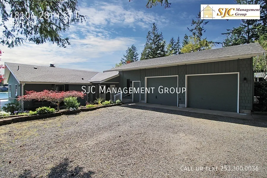 Three bedroom waterfront home for rent on Lake Tapps — Photo 1