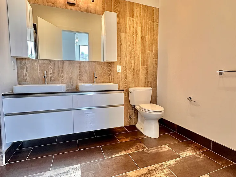 8 Erie St #203 — Photo 16