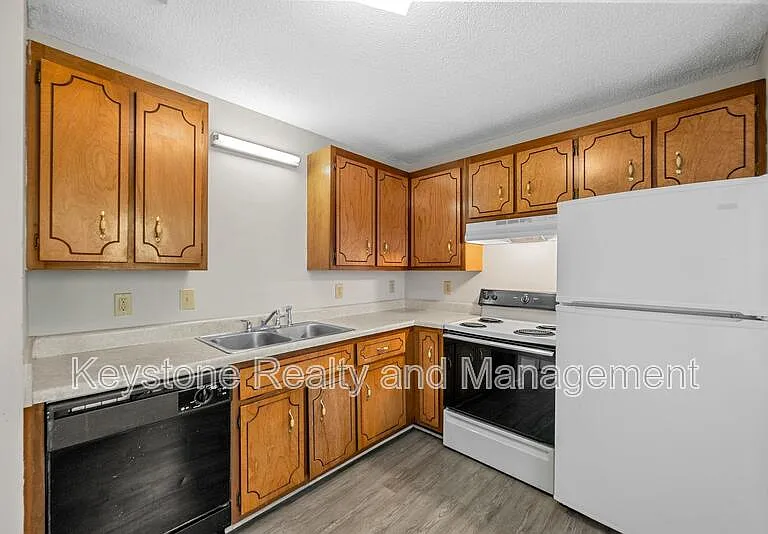 3280 Tower Dr #C — Photo 6