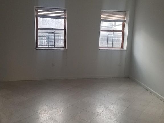 4th image of 90-06 Holland Ave #2R