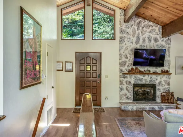 2378 Rim Of The World Dr, Running Springs, CA 92382