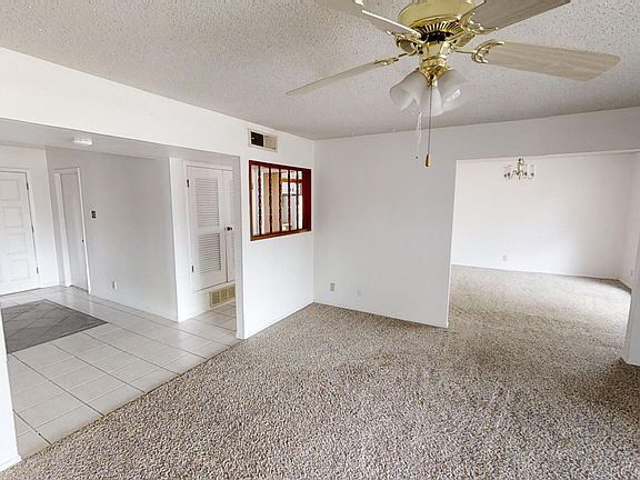 3rd image of 3308 Emerald Dr