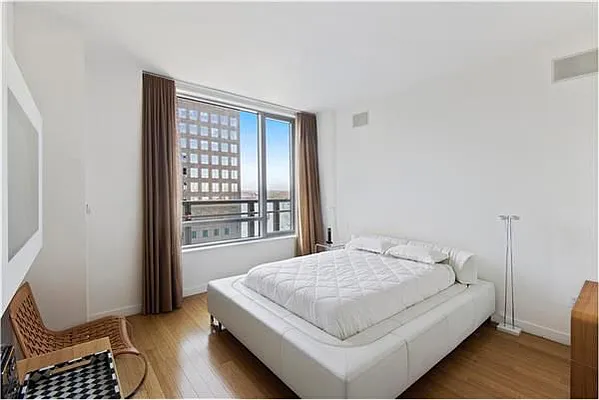 Rented by R New York | media 28