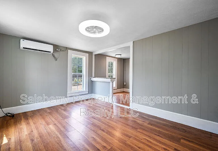 304 Bryan St #B — Photo 3