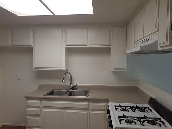 5th image of 210 Cypress Ave APT B