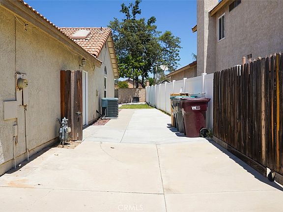 3rd image of 25288 Ceremony Ave