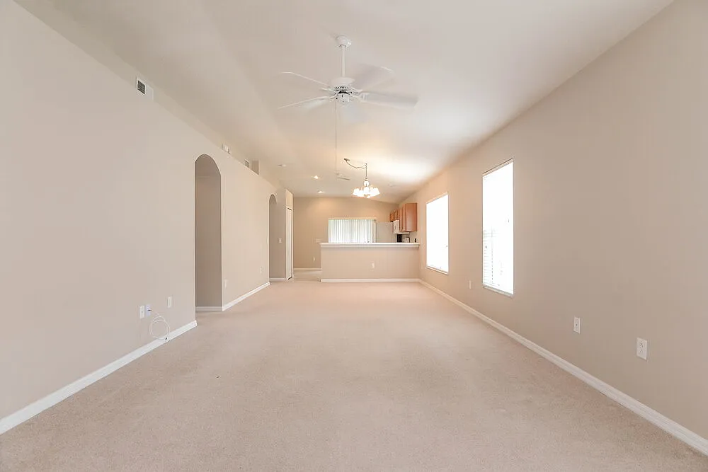 3 bed, 2.0 bath, 1340 sqft, $2,035 — Photo 4