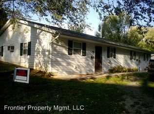 721 N 7th St, Louisiana, MO 63353