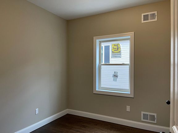 3rd image of 31 Townsend Ave #1