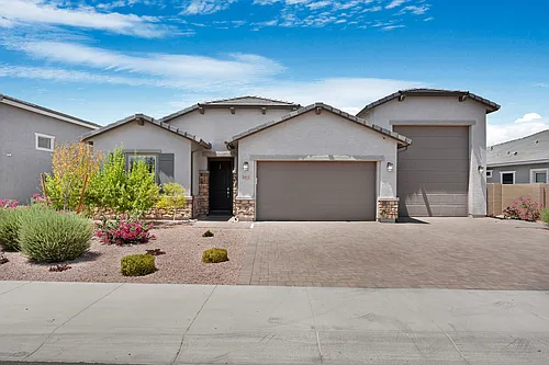 20132 W Catalina Dr Photo 1