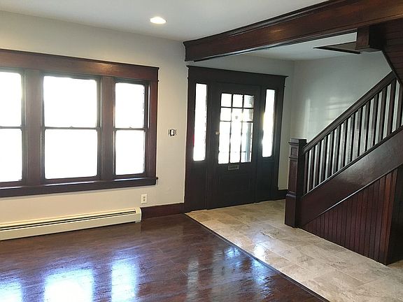 3rd image of 300 Plymouth Ave