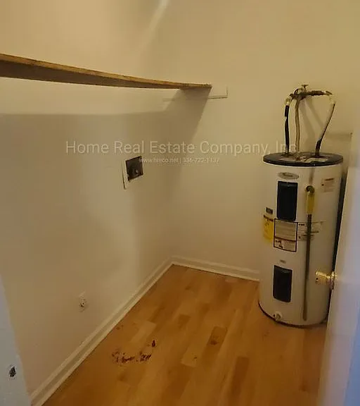3011 Broadbay Dr #D — Photo 2
