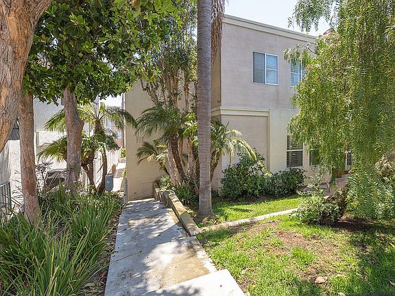 2nd image of 216 Loma Vista St APT B