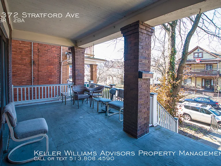 2372 Stratford Ave — Photo 9