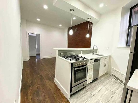 3rd image of 28 W 132nd St APT 1B