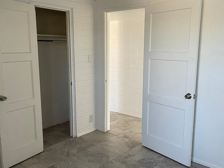 530 E Seneca St — Photo 12