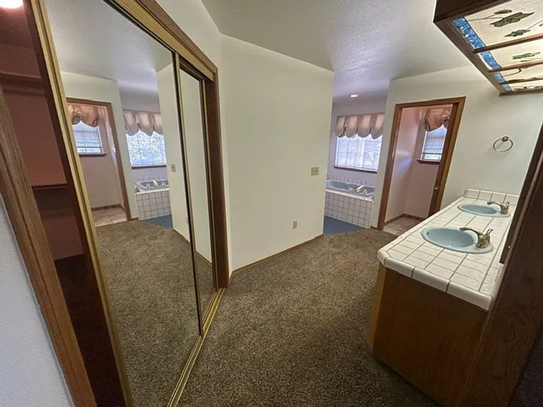 5730 W Laura Ct — Photo 31