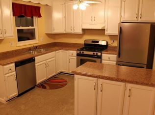 55 Keeven Dr, Highland, IL 62249