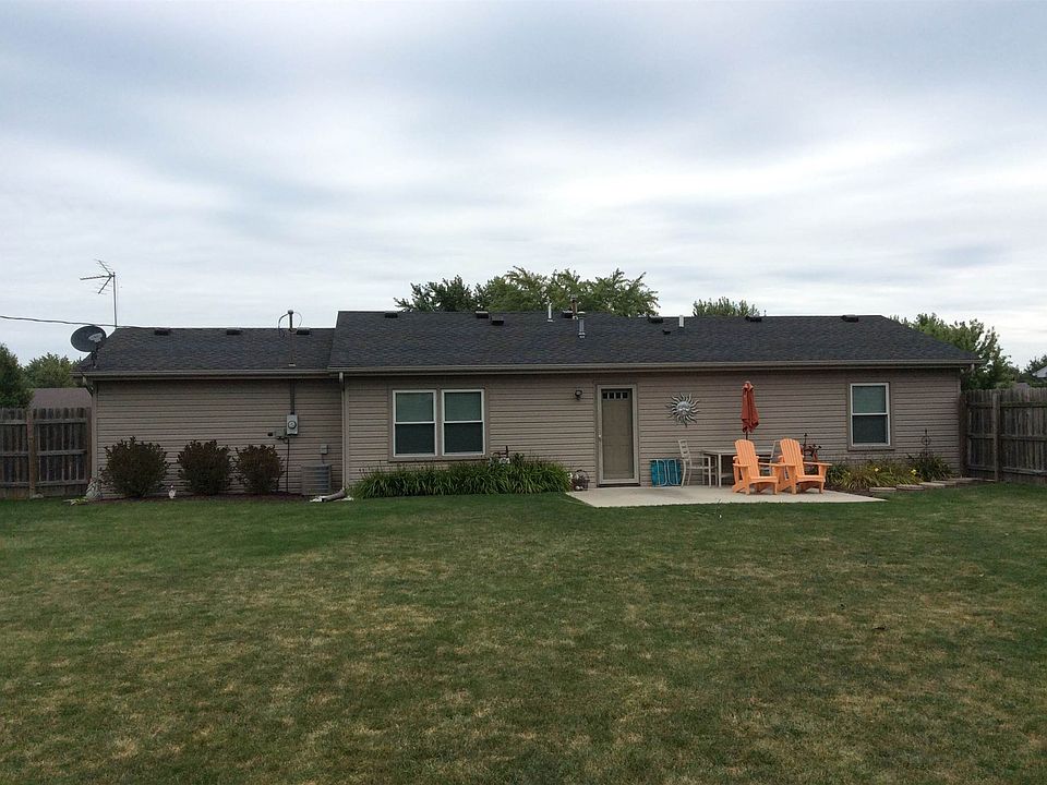 2nd image of 506 Sandalwood Dr