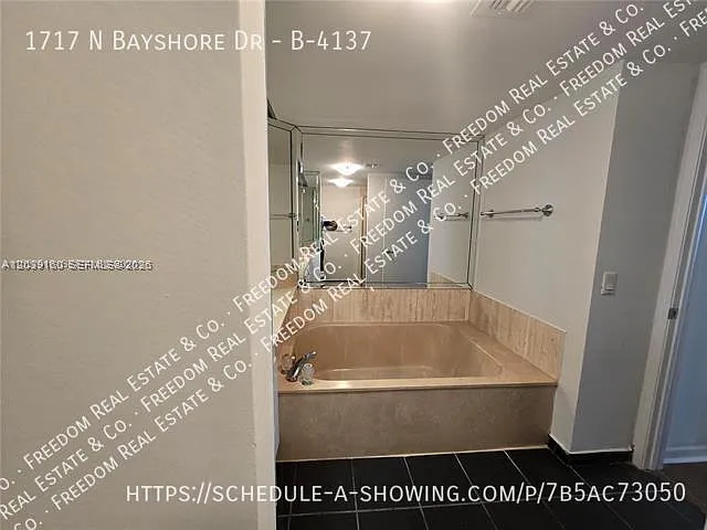 1717 N Bayshore Dr #B-4137 — Photo 10