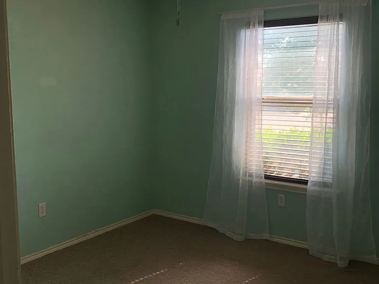 417 N Englewood Ave — Photo 9