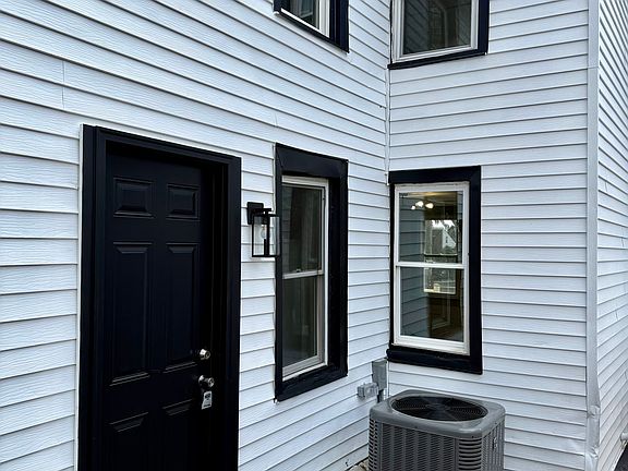 4th image of 37 E Filbert St