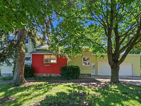 6923 Young Rd, Bellevue, MI 49021