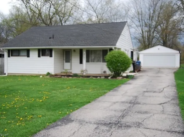 4567 Canterbury Rd, North Olmsted, OH 44070