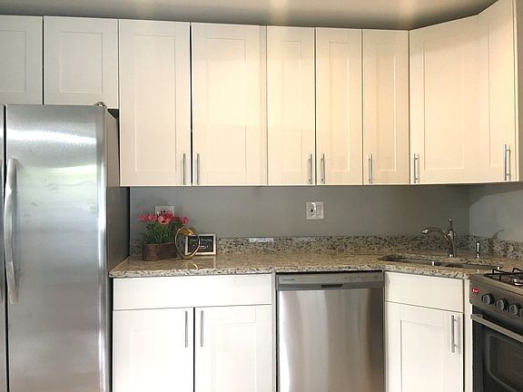3rd image of 1905 Willow Hill Ct #1905