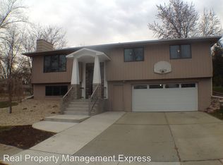 4200 S Locust Dr, Sioux Falls, SD 57105