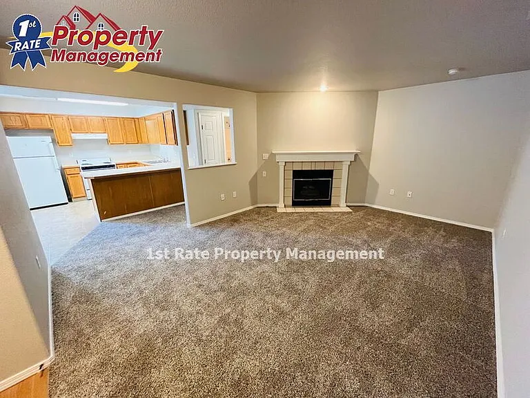 2918 W Stewart Ave #201 — Photo 5