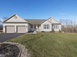 8 Tyler Dr, Hanover, PA 17331