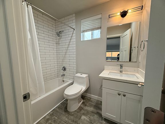 5th image of 11837 32nd Ave NE #B