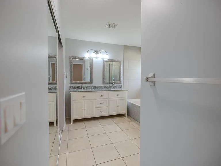 13590 Callington Dr — Photo 23