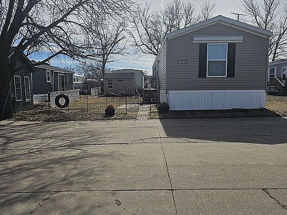 3rd image of 12339 Earl Ave