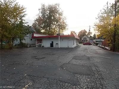 3rd image of 4081 Rocky River Dr